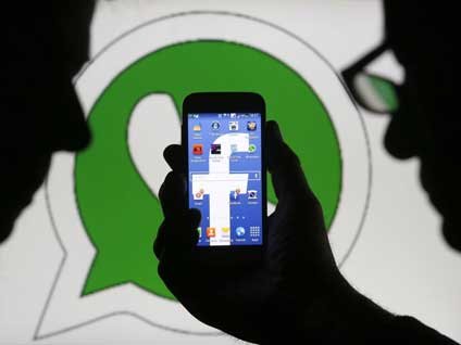 Edward Snowden ABD hükümetinin cep telefonlarını nasıl dinlediğini açıkladı