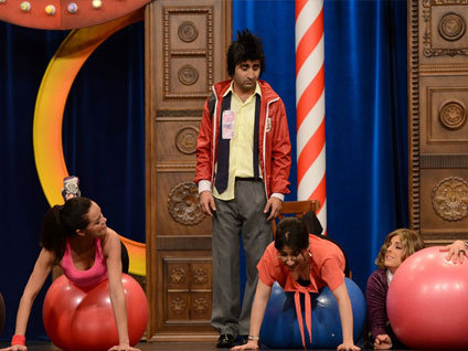 Güldür Güldür'de Ebru Şallı'dan plates Show