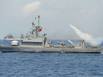 Türk Deniz Kuvvetleri Komutanlığı'ndan Akdeniz'de gövde gösterisi