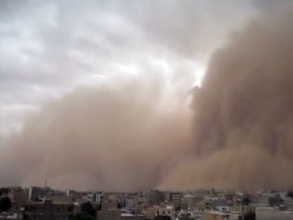 Kum fırtınası böyle görüntülendi: 5 ölü