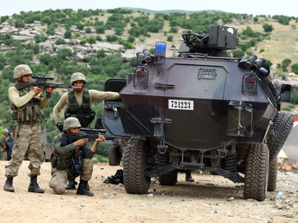 Diyarbakır'da çatışma çıktı 1 asker yaralandı