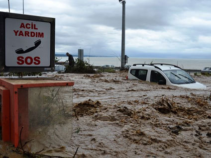 Türkiye sele teslim oldu