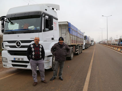 IŞİD Musul'da Türk tır şoförlerini rehin aldı