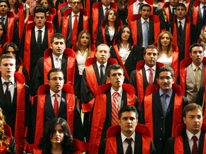 HSYK yaz kararnamesi yayınlandı beraberinde bir istifa getirdi