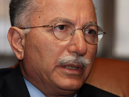 Ekmeleddin İhsanoğlu kimdir?