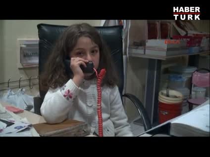 Babasının dükkana kilitlediği 8 yaşındaki kızın zor anları