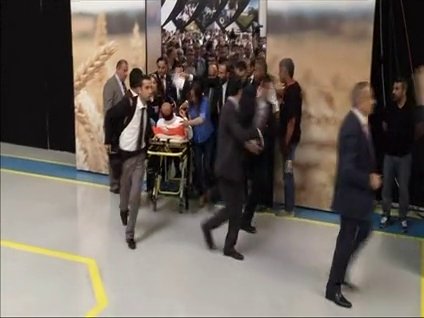 Bakan açılışta fenalaştı