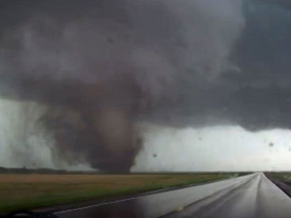 ABD'de dev hortum: 1 ölü, 16 yaralı