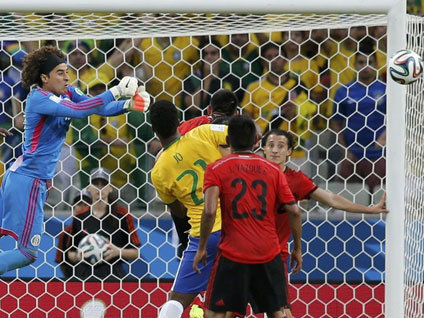 Brezilya Meksika'nın kalecisi Ochoa'yı geçemedi