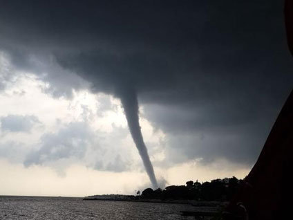 İstanbul'da hortum dehşeti