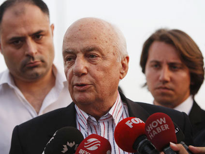 Balyoz tutuklularının tahliye sırasında verdiği ortak mesaj