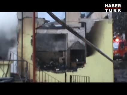 Çakmağı ateşleyerek denedikleri mutfak tüpü bir anda patladı: 2 kişi hayatını kaybetti 