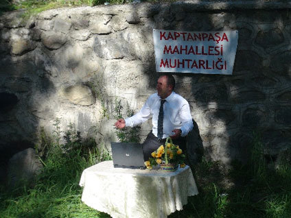 Ardahan'daki muhtardan ilginç protesto