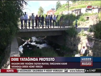 Muhtardan ilginç protesto