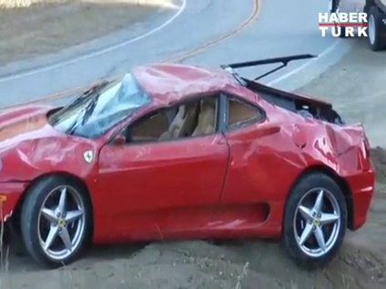 Ferrari hurdaya döndü!