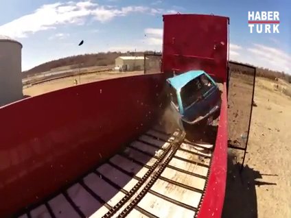 Bir çırpıda araba yok oldu