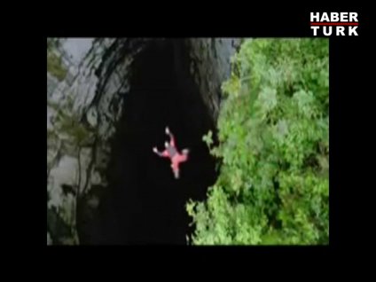 Dünyanın en büyük mağarasına atlayış