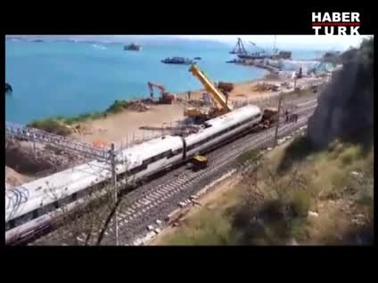 Ankara-İstanbul arasını 3 buçuk saate düşürecek hızlı tren kaza yaptı