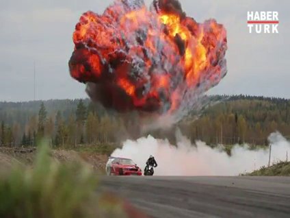 Müthiş drift gösterisi...