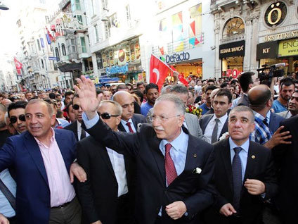 Ekmeleddin İhsanoğlu: "Ben Anayasa'nın bekçisiyim"