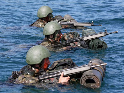 Bedelli askerlik bekleyenlere haber Savunma Bakanı'ndan geldi