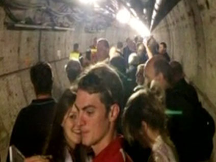 İngiltere Manş Tüneli'nde yolcular mahsur kaldı