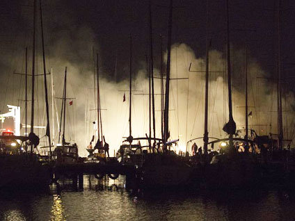 İstanbul Fenerbahçe Yat Limanı'nda yangın çıktı