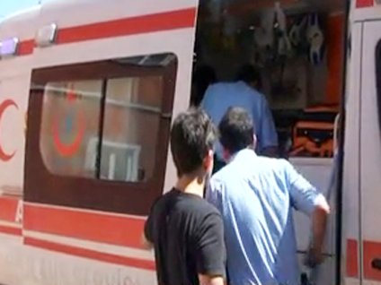 Ambulans şoförüne yaka paça gözaltı