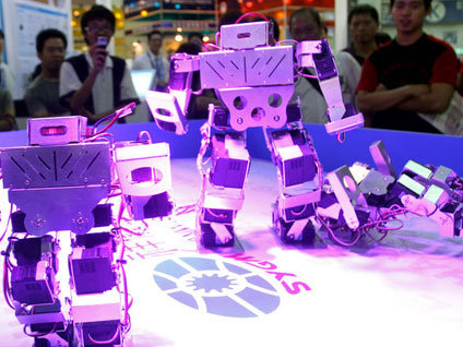 Ulusal Robot Yarışmasında dans eden robotlar çok ilgi gördü
