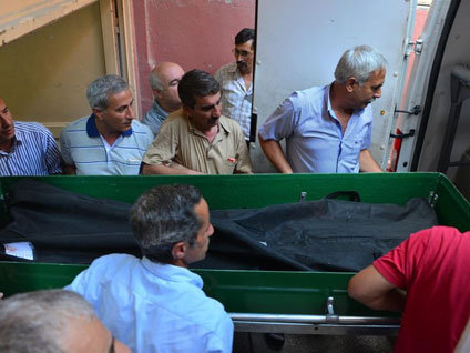 Adana'da bir öğretmen dehşet saçtı