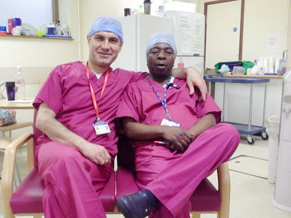 AK Parti eski milletvekili Turhan Çömez sünnetçi oldu