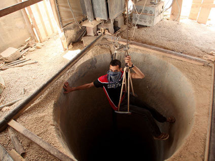 Gazze'nin can damarı: Tüneller