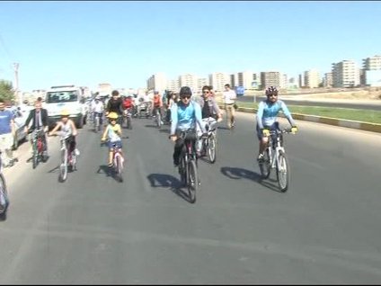 Demirtaş ailesiyle pedal çevirdi