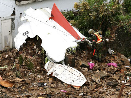 Tayvan'da uçak kazası: 48 ölü