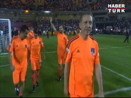 Başbakan 'hat-trick' yaptı