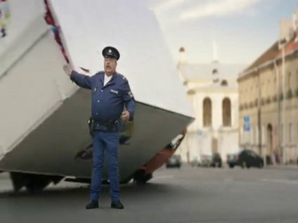 Polisin şaşkınlığı kazaya neden oldu!