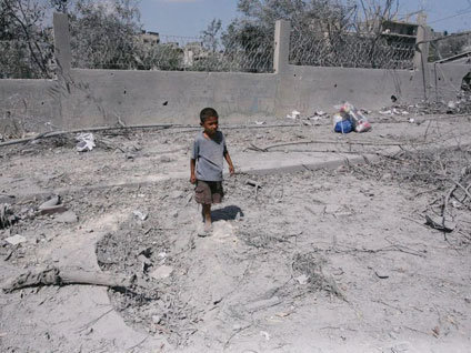 Gazze'de koca mahalle bir saatte yok oldu!