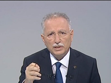 Üç aday da seçmenlerden oy istedi