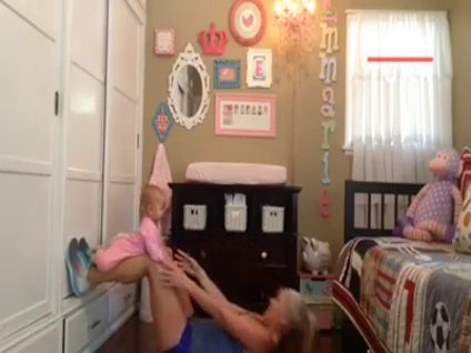 Bebekli annenin sporu böyle olur