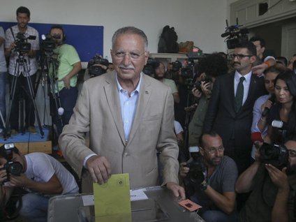 Köşk adayları oylarını kullandı