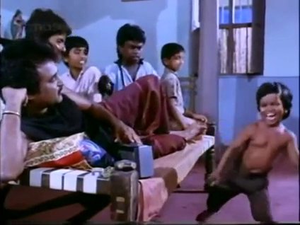 Hintli cücenin garip dansı