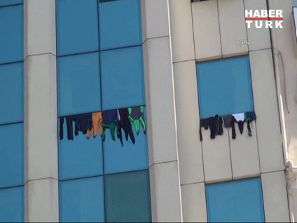 Lüks otelin penceresine çamaşır astılar