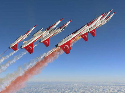 Türk Yıldızları'ndan muhteşem gösteri