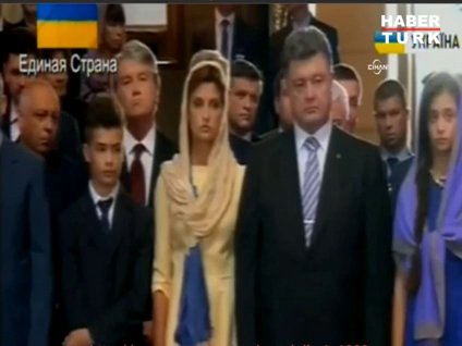 Ukrayna cumhurbaşkanının oğlu ayin sırasında bayıldı