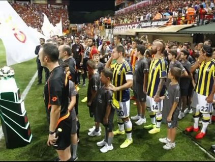 Madenci yakınları ile yemek