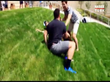 Baştan aşağı buzlu su dökme şakası