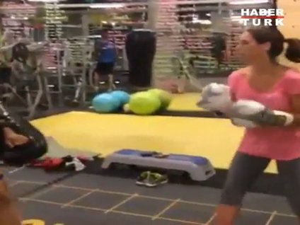 Zehra'dan kick boks