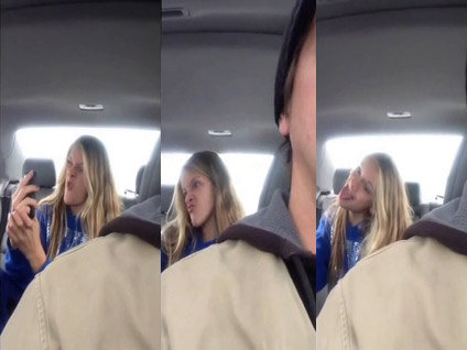 Arka koltukta selfie çılgınlığı