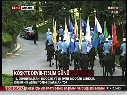 Erdoğan'ı atlı birlikler karşıladı