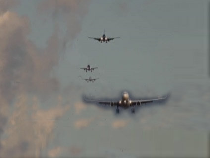 Time lapse tekniğiyle uçağın inişi